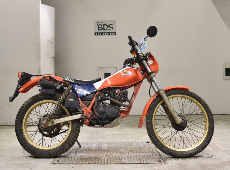 Мотоцикл Honda TLR200 з пробігом 9167 km