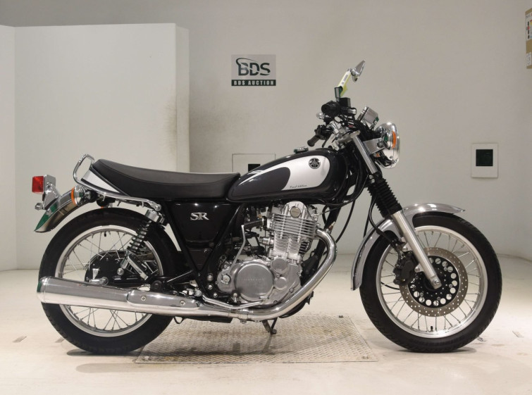 Мотоцикл Yamaha SR400 с пробегом 2239 km