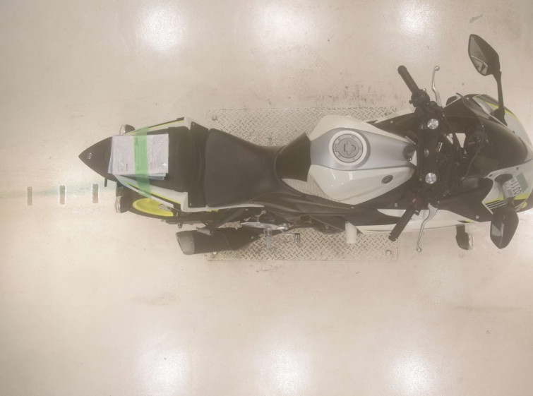 Мотоцикл Yamaha YZF-R3 с пробегом 8335 km с пробегом 8335 km