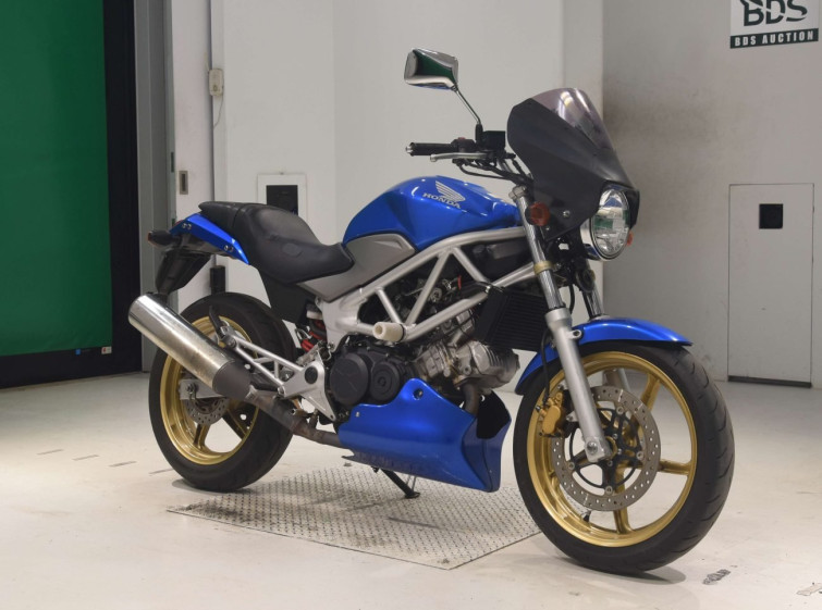 Мотоцикл Honda VTR250 с пробегом 14367 km с пробегом 14367 km