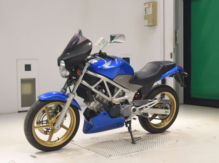 Мотоцикл Honda VTR250 с пробегом 14367 km с пробегом 14367 km