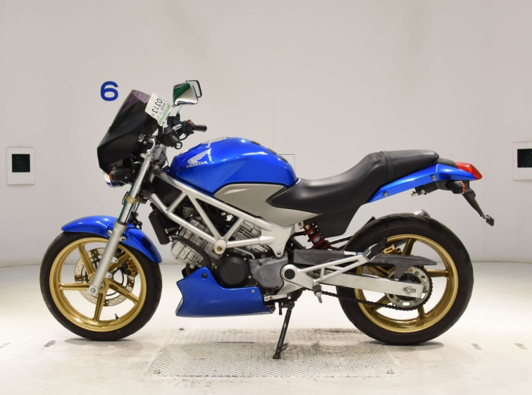 Мотоцикл Honda VTR250 с пробегом 14367 km с пробегом 14367 km
