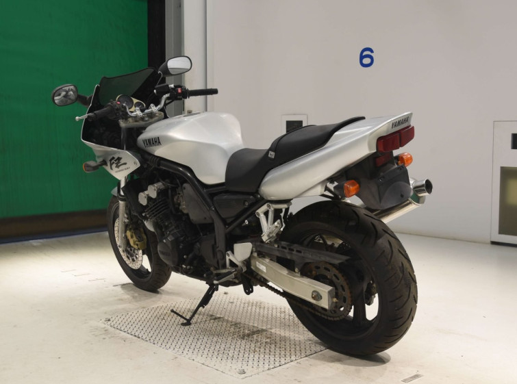 Мотоцикл Yamaha FZ400 с пробегом 8978 km с пробегом 8978 km