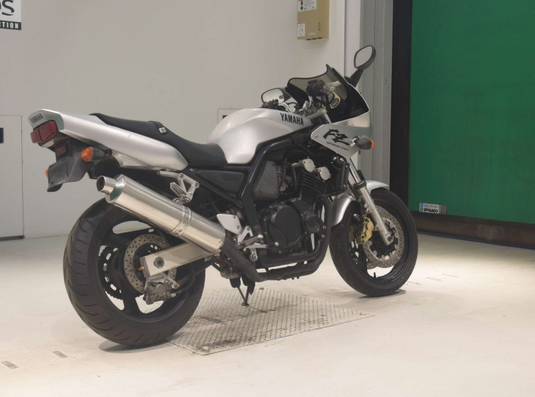 Мотоцикл Yamaha FZ400 с пробегом 8978 km с пробегом 8978 km