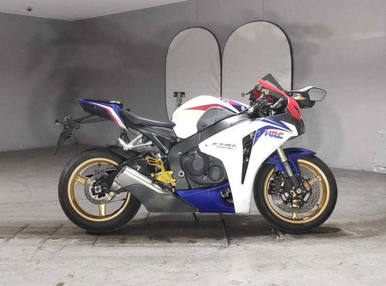 Мотоцикл Honda CBR1000RR с пробегом 53089 km