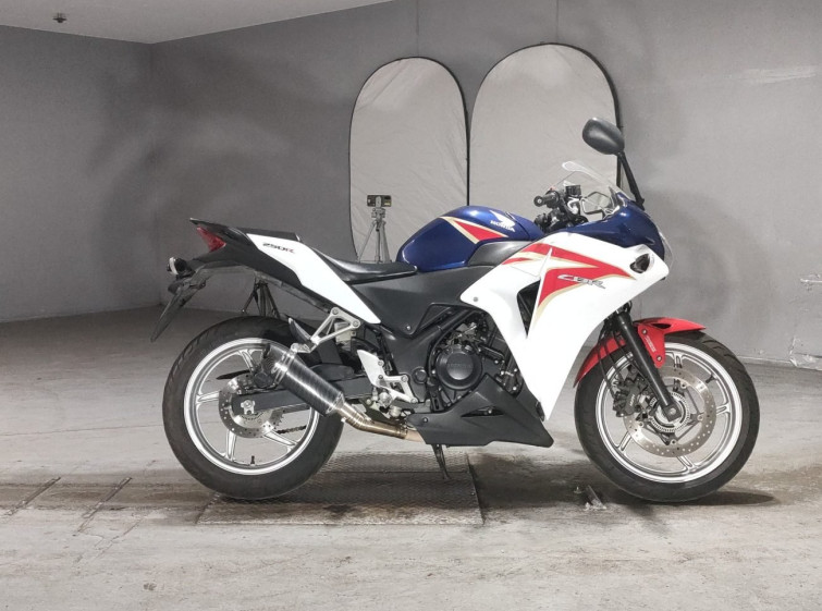 Мотоцикл Honda CBR250R з пробігом 19827 km