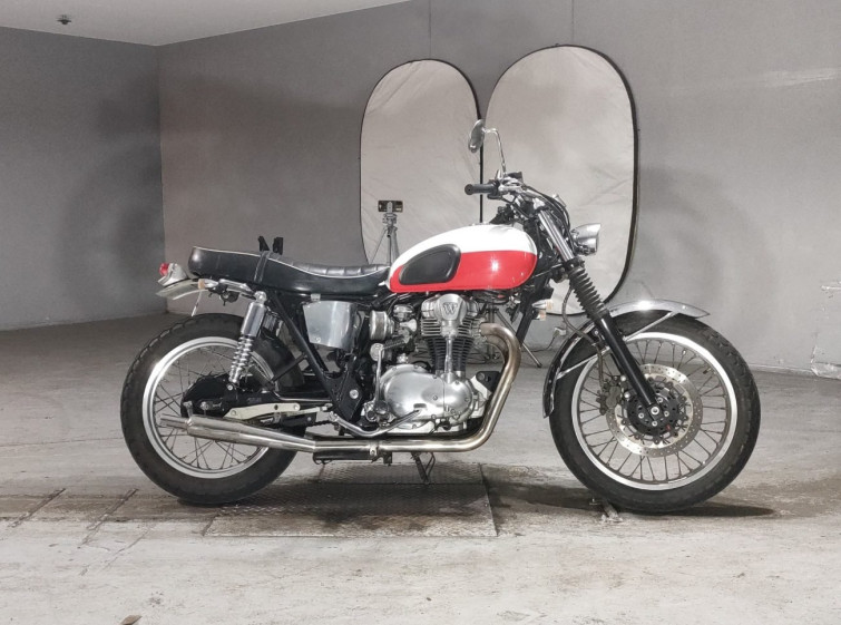 Мотоцикл Kawasaki W650 с пробегом 8714 km