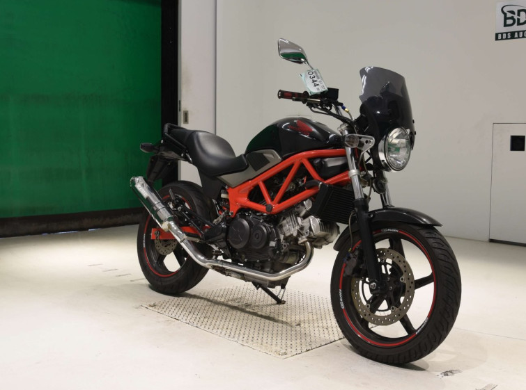 Мотоцикл Honda VTR250 з пробігом 21850 km з пробігом 21850 km