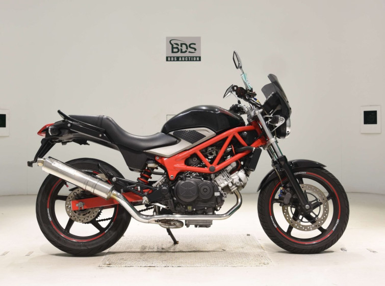 Мотоцикл Honda VTR250 з пробігом 21850 km з пробігом 21850 km