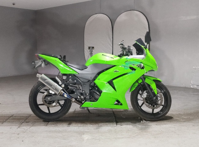 Мотоцикл Kawasaki NINJA250R с пробегом 31857 km