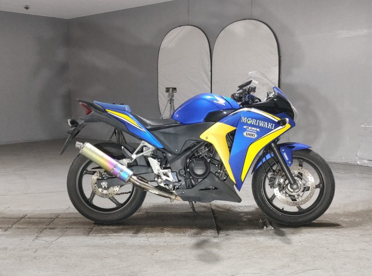 Мотоцикл Honda CBR250R з пробігом 17912 km