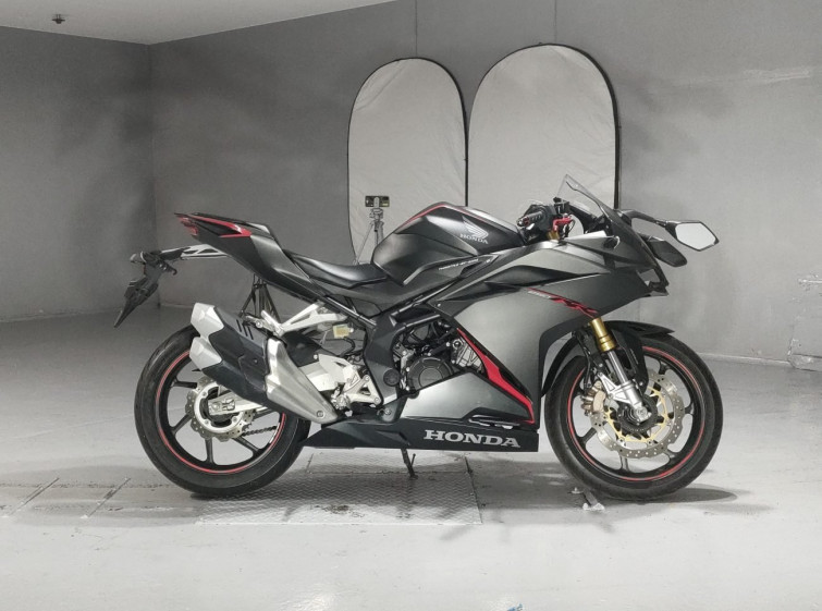 Мотоцикл Honda CBR250RR з пробігом 16798 km