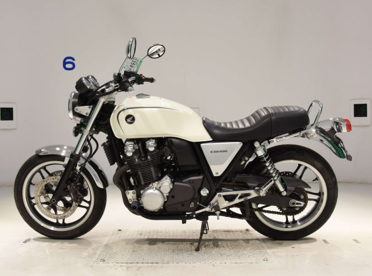Мотоцикл Honda CB1100 с пробегом 13631 km с пробегом 13631 km