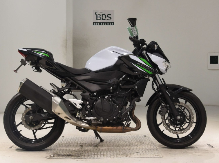 Мотоцикл Kawasaki Z400 з пробігом 15446 km з пробігом 15446 km