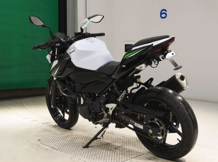 Мотоцикл Kawasaki Z400 з пробігом 15446 km з пробігом 15446 km