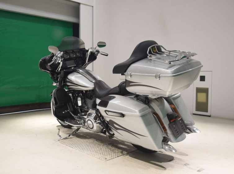 Мотоцикл HD STREET GLIDE FLHXSE1800 с пробегом 6367 km с пробегом 6367 km