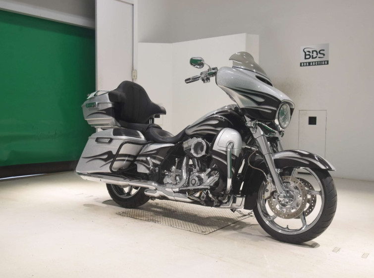 Мотоцикл HD STREET GLIDE FLHXSE1800 с пробегом 6367 km с пробегом 6367 km