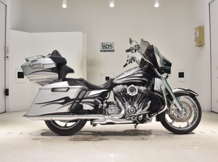 Мотоцикл HD STREET GLIDE FLHXSE1800 с пробегом 6367 km с пробегом 6367 km