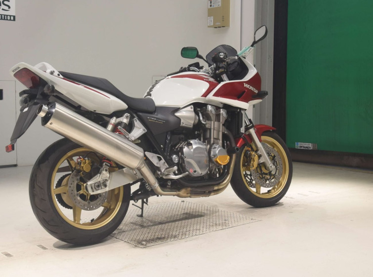 Мотоцикл Honda CB1300SF BOLDOR с пробегом 20401 km с пробегом 20401 km