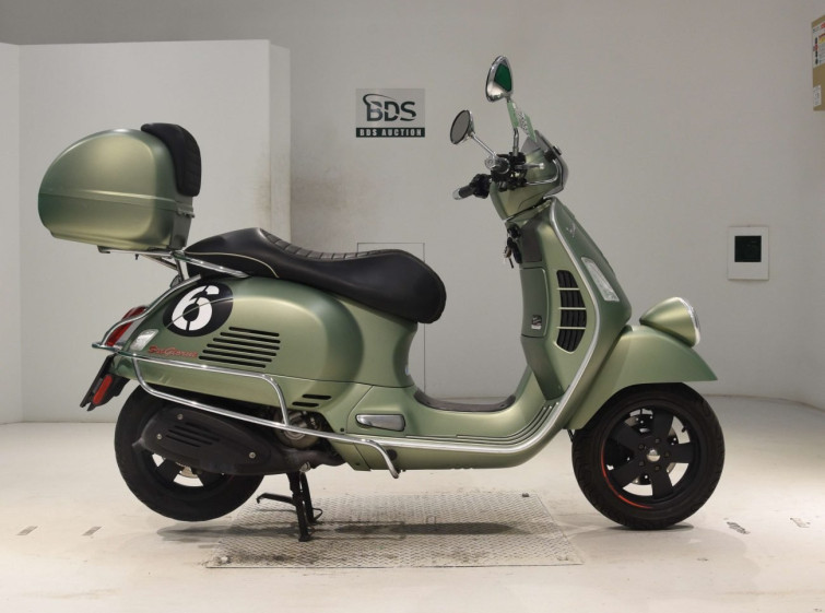 Мотоцикл Vespa SEI GIORNI с пробегом 13161 km с пробегом 13161 km