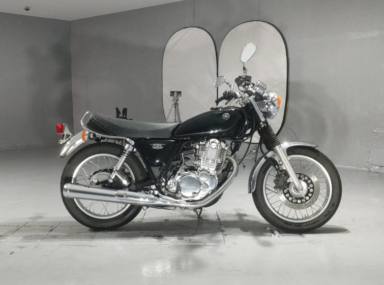 Мотоцикл Yamaha SR400 з пробігом 2426 km