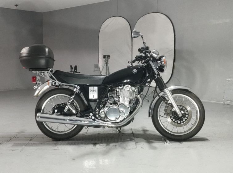 Мотоцикл Yamaha SR400 з пробігом 2893 km