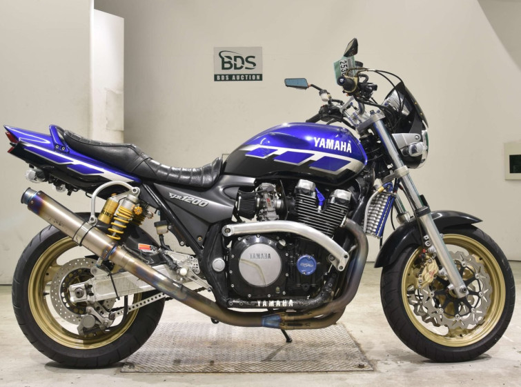 Мотоцикл Yamaha XJR1200 с пробегом 42417 km
