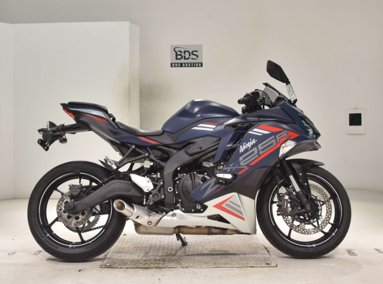 Мотоцикл Kawasaki NINJA ZX-25R з пробігом 904 km