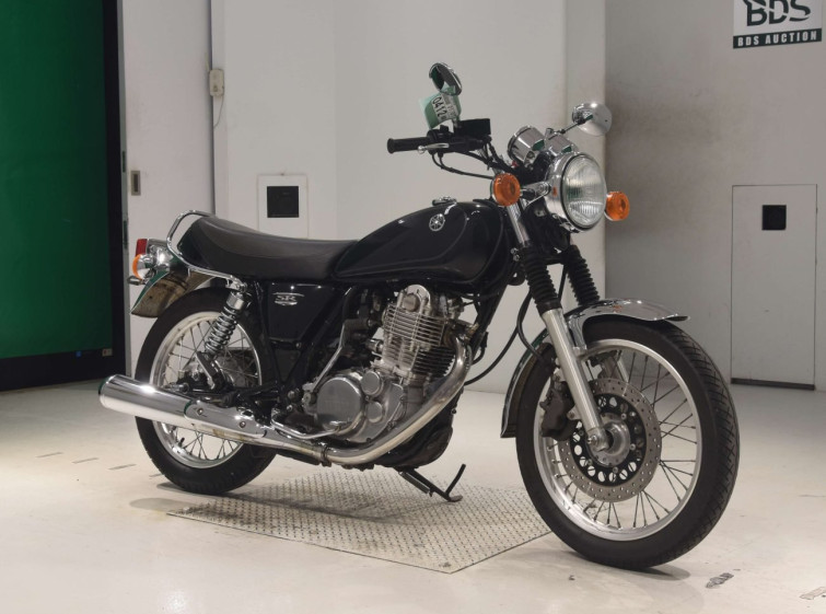 Мотоцикл Yamaha SR400 з пробігом 10609 km з пробігом 10609 km