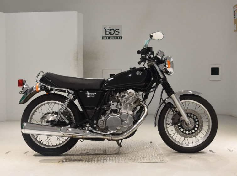 Мотоцикл Yamaha SR400 з пробігом 10609 km з пробігом 10609 km