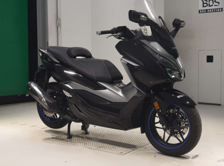 Мотоцикл Honda FORZA з пробігом 10976 km з пробігом 10976 km