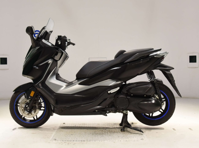 Мотоцикл Honda FORZA з пробігом 10976 km з пробігом 10976 km