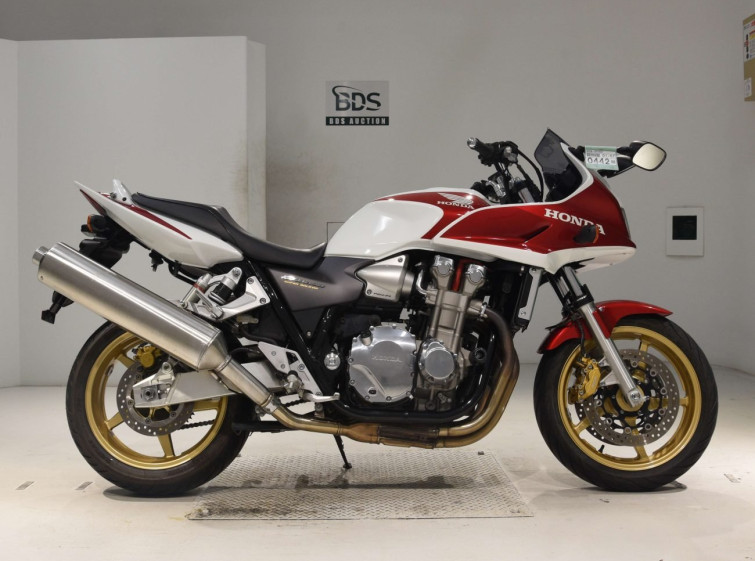 Мотоцикл Honda CB1300SF BOLDOR з пробігом 10241 km з пробігом 10241 km