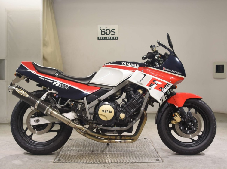 Мотоцикл Yamaha FZ750 з пробігом 12575 km