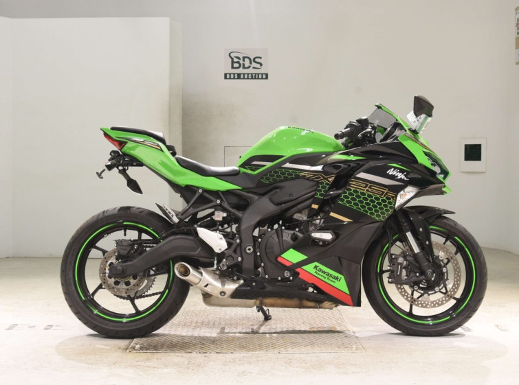 Мотоцикл Kawasaki NINJA ZX-25R з пробігом 532 km