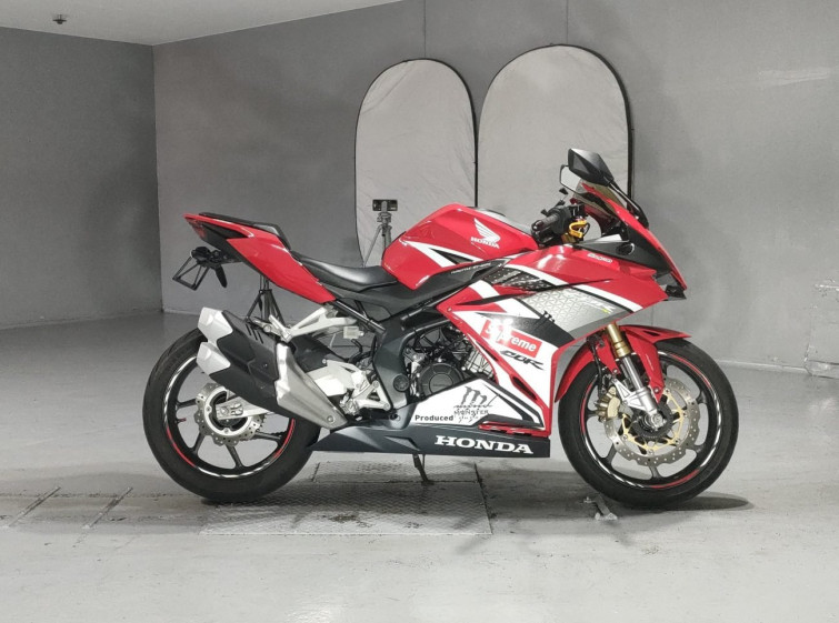 Мотоцикл Honda CBR250RR з пробігом 27981 km