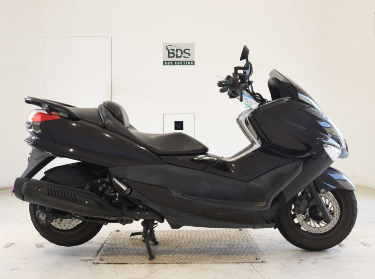 Мотоцикл Yamaha MAJESTY 250