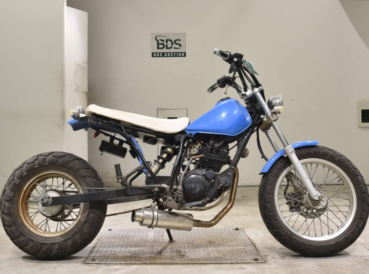 Мотоцикл Yamaha TW200E с пробегом 505 km