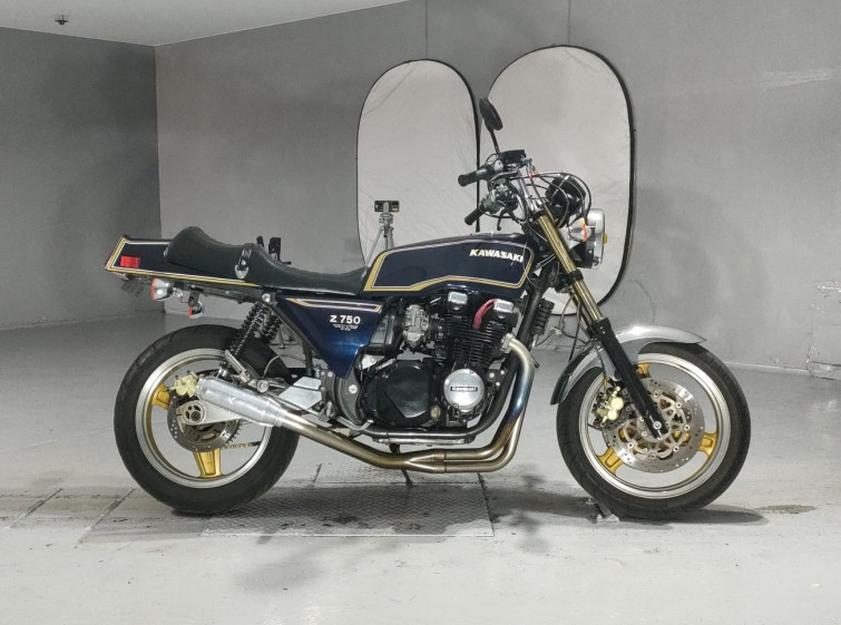 Мотоцикл Kawasaki ｾﾞﾌｧｰ750 с пробегом 69720 km
