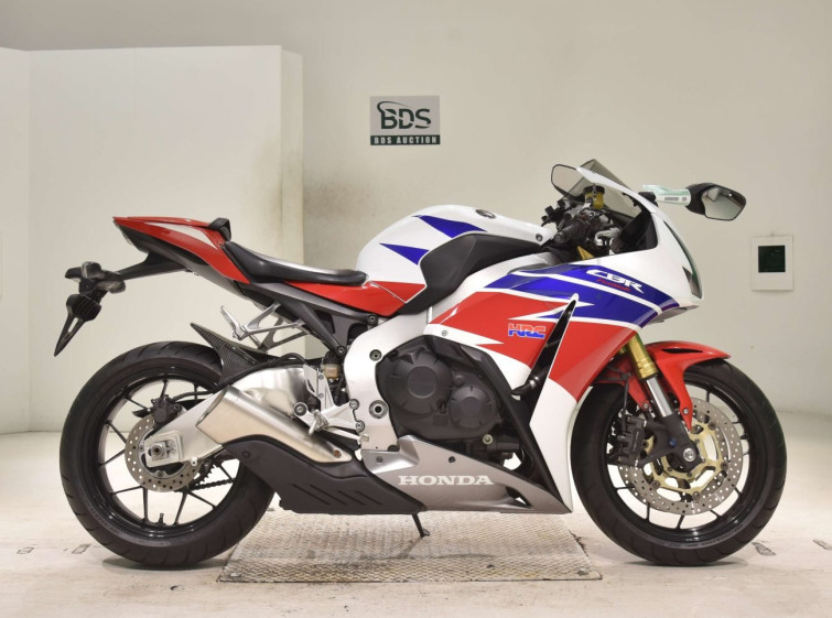 Мотоцикл Honda CBR1000RR с пробегом 11764 km