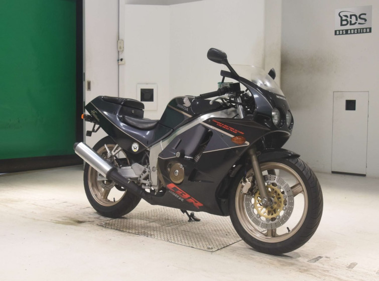 Мотоцикл Honda CBR250R з пробігом 13845 km з пробігом 13845 km