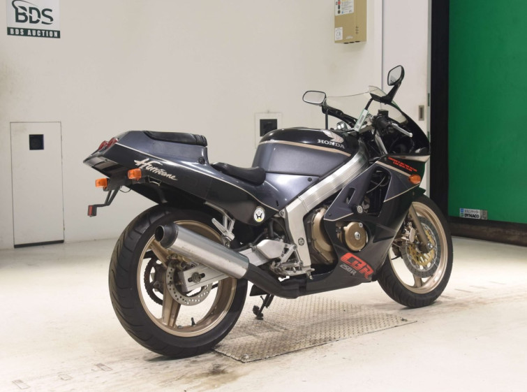 Мотоцикл Honda CBR250R з пробігом 13845 km з пробігом 13845 km
