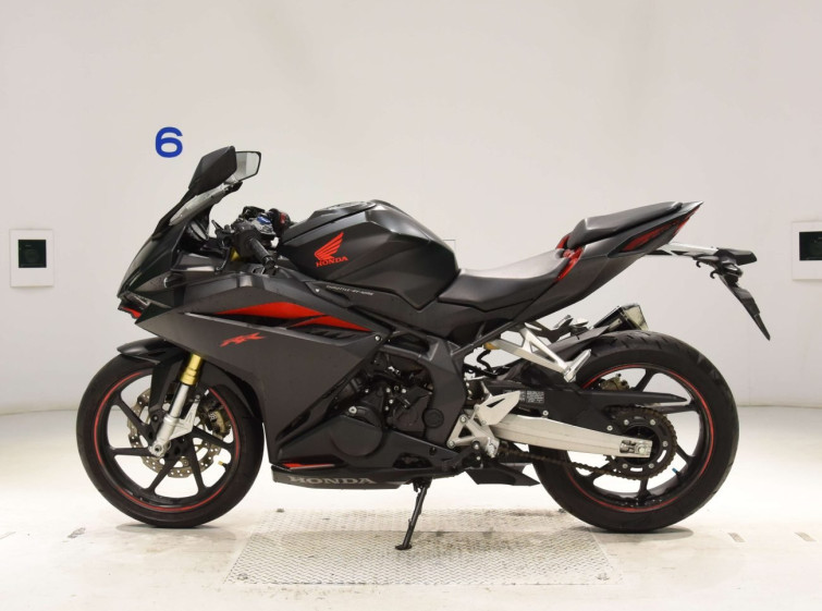 Мотоцикл Honda CBR250RR с пробегом 7067 km с пробегом 7067 km