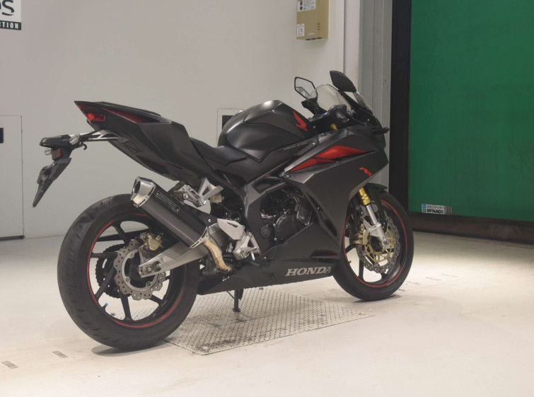 Мотоцикл Honda CBR250RR с пробегом 7067 km с пробегом 7067 km