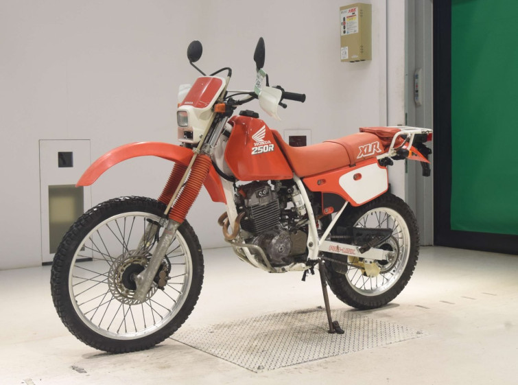 Мотоцикл Honda XLR250R з пробігом 6401 km з пробігом 6401 km
