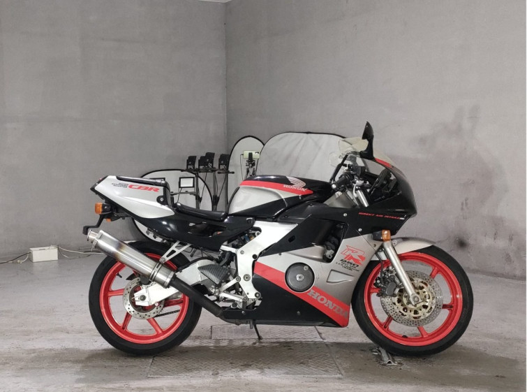 Мотоцикл Honda CBR250RR з пробігом 17628 km