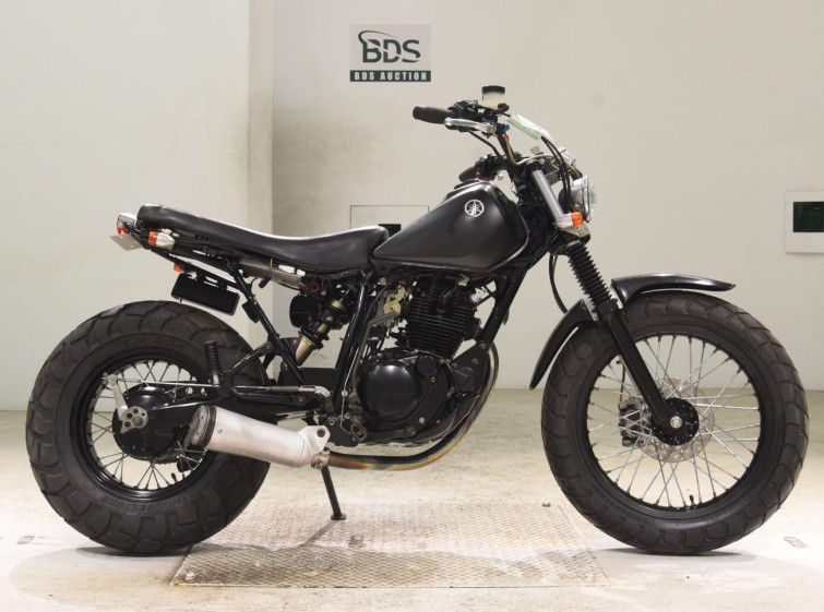 Мотоцикл Yamaha TW225 з пробігом 5667 km