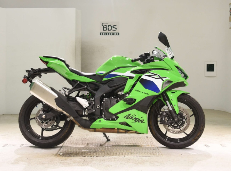 Мотоцикл Kawasaki ZX-4RR с пробегом 1922 km