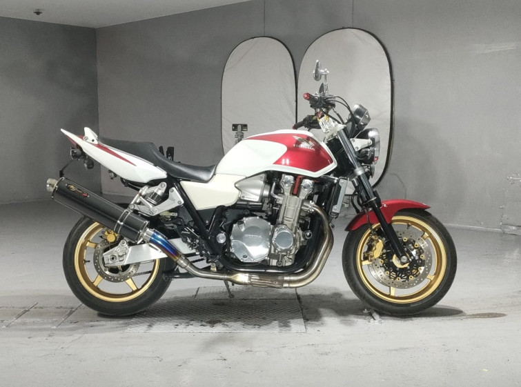 Мотоцикл Honda CB1300SF з пробігом 43332 km