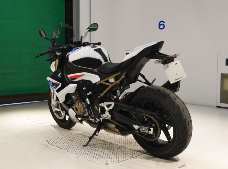 Мотоцикл BMW s1000r m package с пробегом 19840 km с пробегом 19840 km